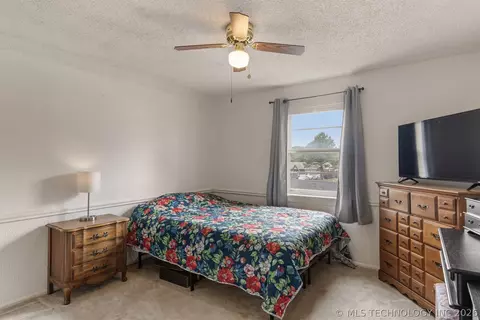 Bedroom - 11411 E 37th Pl, Tulsa, OK 74146 photo 3 of 4