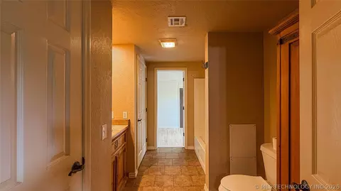 Entry Way - 433 S 4th, Roff, OK 74865 photo 7 of 8