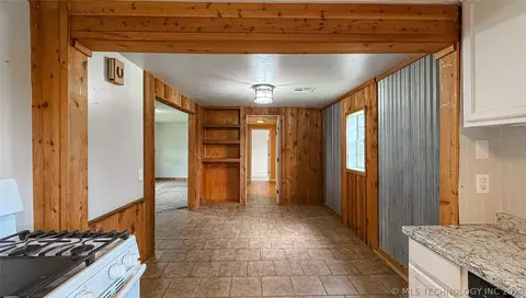Entry Way - 433 S 4th, Roff, OK 74865 photo 4 of 8