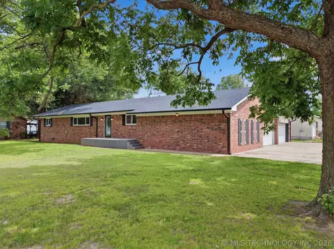 219 E Ozark St, Morris, OK 74445