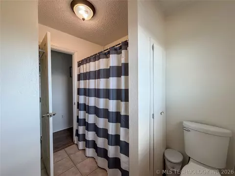 Bath - 106 Risner St, Davis, OK 73030 photo 2 of 3