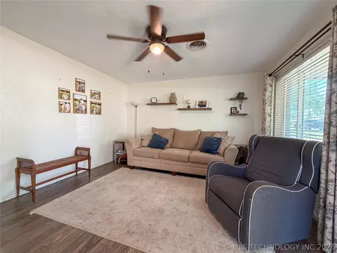 Living - 106 Risner St, Davis, OK 73030 photo 1 of 1