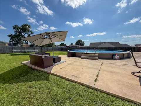 Exterior - 106 Risner St, Davis, OK 73030 photo 2 of 8