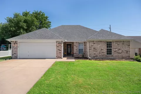 5513 Woodland Rd, Bartlesville, OK 74006