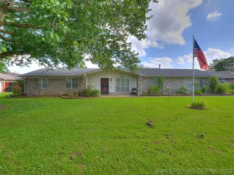 229 N Choctaw Ct, Claremore, OK 74017