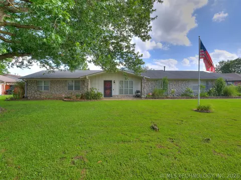 229 N Choctaw Ct, Claremore, OK 74017