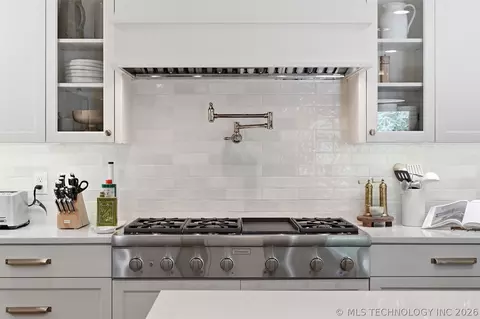 Kitchen - 3235 E 59th St, Tulsa, OK 74105 photo 6 of 9