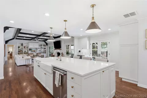 Kitchen - 3235 E 59th St, Tulsa, OK 74105 photo 7 of 9