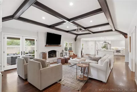 Living - 3235 E 59th St, Tulsa, OK 74105 photo 4 of 6