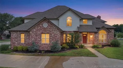 13301 E 94th Pl, Owasso, OK 74055