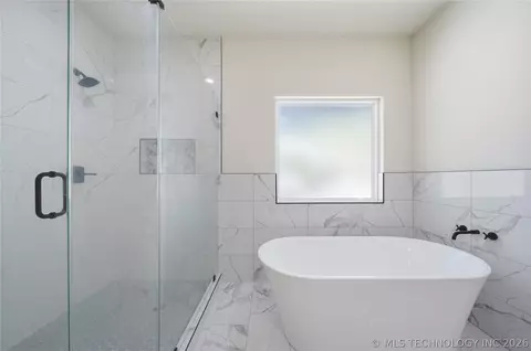 Bath - 13835 E 27th Pl E, Tulsa, OK 74134 photo 3 of 5