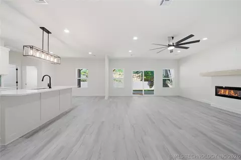 Living - 13835 E 27th Pl E, Tulsa, OK 74134 photo 1 of 5