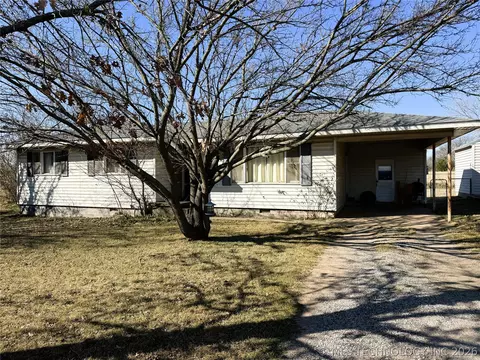 420 N Dawson St N, Meeker, OK 74855
