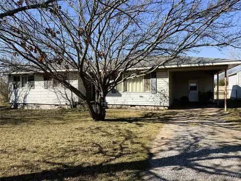 420 N Dawson St N, Meeker, OK 74855