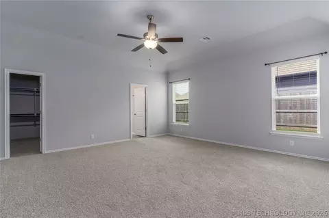 Bedroom - 814 E Honolulu Pl, Broken Arrow, OK 74012 photo 2 of 5