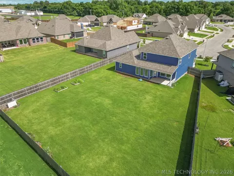 View/Area - 814 E Honolulu Pl, Broken Arrow, OK 74012 photo 1 of 5