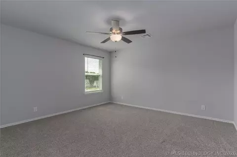 Bedroom - 814 E Honolulu Pl, Broken Arrow, OK 74012 photo 4 of 5