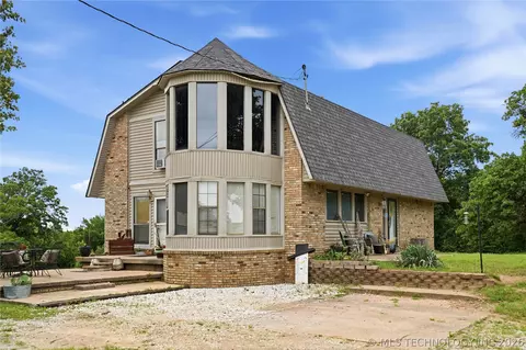 20355 S 85th St E, Webbers Falls, OK 74470