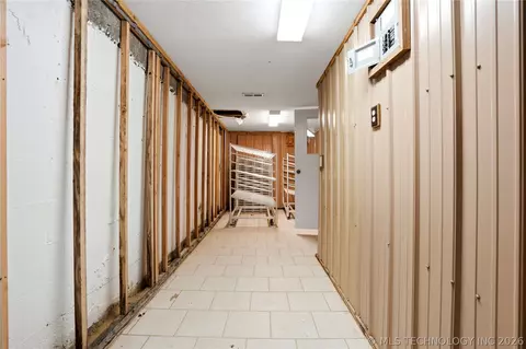 Entry Way - 20355 S 85th St E, Webbers Falls, OK 74470 photo 4 of 5