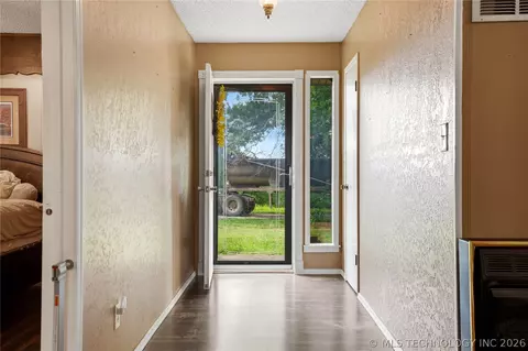 Entry Way - 20355 S 85th St E, Webbers Falls, OK 74470 photo 1 of 5
