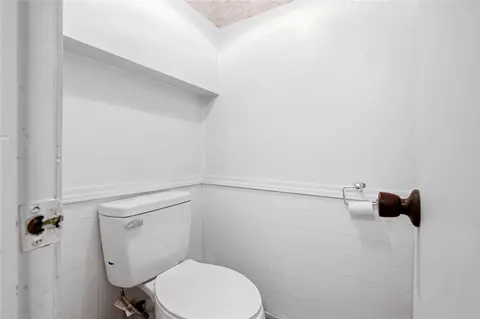 Bath - 20355 S 85th St E, Webbers Falls, OK 74470 photo 5 of 5