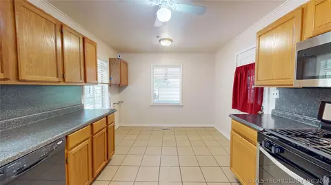 Kitchen - 1535 E 54th St, Tulsa, OK 74105 photo 3 of 3