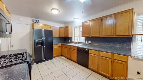 Kitchen - 1535 E 54th St, Tulsa, OK 74105 photo 1 of 3