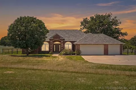 18028 N Javine Hill Rd, Skiatook, OK 74070