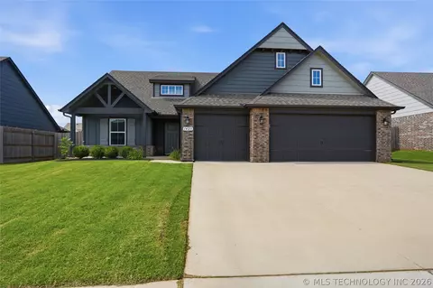 1423 E South Park Pl, Broken Arrow, OK 74011