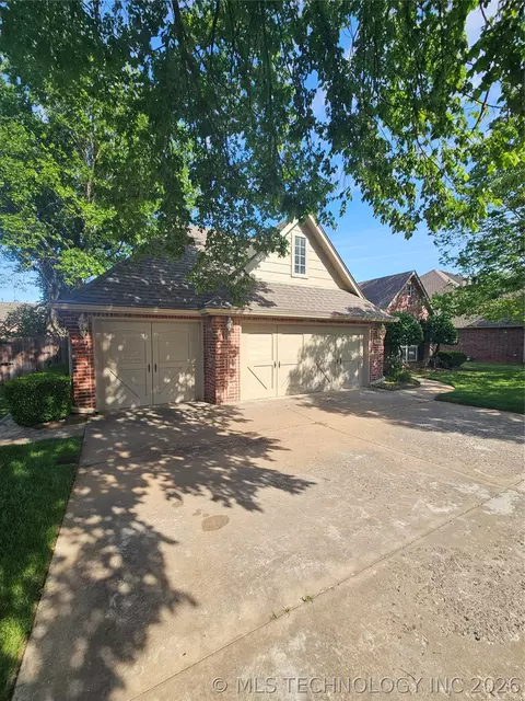 7404 E Forest Ridge Blvd, Broken Arrow, OK 74014