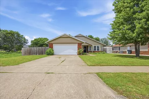 12007 E 83rd St N, Owasso, OK 74055