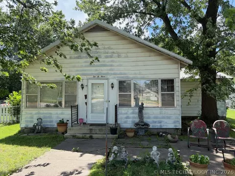 203 N Main St, Quapaw, OK 74363