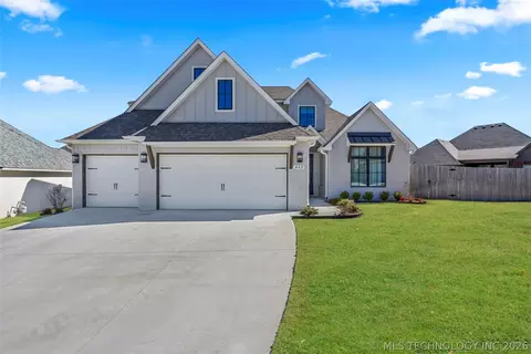 442 E 127th Pl, Jenks, OK 74037