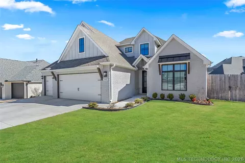 442 E 127th Pl, Jenks, OK 74037