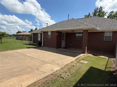 Exterior - 507 E Tonner, Calera, OK 74730 photo 5 of 11