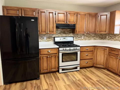 Kitchen - 507 E Tonner, Calera, OK 74730 photo 1 of 4