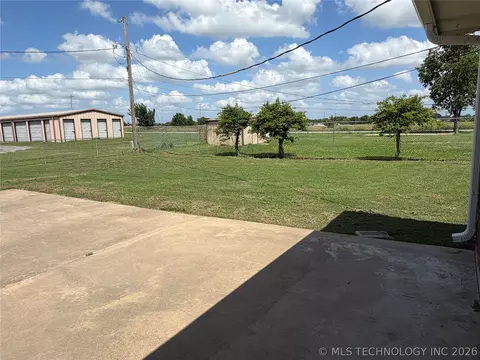 Exterior - 507 E Tonner, Calera, OK 74730 photo 10 of 11