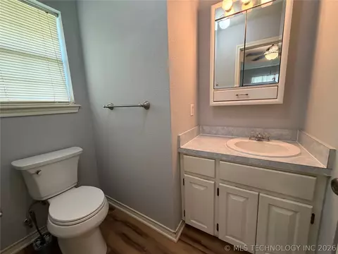 Bath - 507 E Tonner, Calera, OK 74730 photo 7 of 7