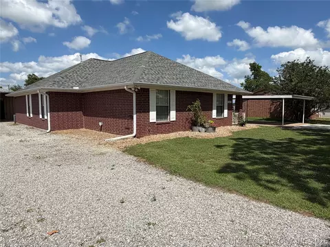 Exterior - 507 E Tonner, Calera, OK 74730 photo 4 of 11