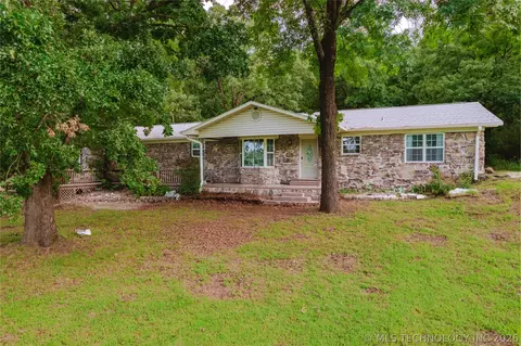 505 Morgan Ln, Muldrow, OK 74948