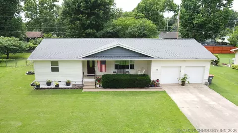112 N Osage St, Grove, OK 74344