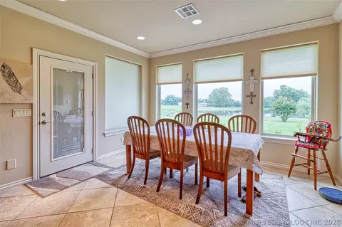 Dining - 124 Walnut Rdg, Eufaula, OK 74432 photo 1 of 2