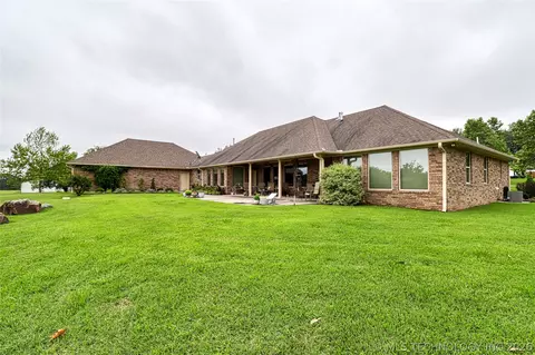 Exterior - 124 Walnut Rdg, Eufaula, OK 74432 photo 5 of 7