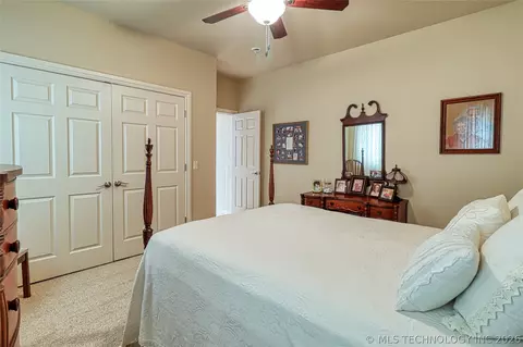 Bedroom - 124 Walnut Rdg, Eufaula, OK 74432 photo 5 of 7