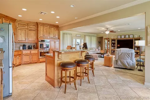 Kitchen - 124 Walnut Rdg, Eufaula, OK 74432 photo 1 of 4