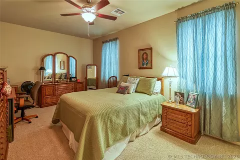 Bedroom - 124 Walnut Rdg, Eufaula, OK 74432 photo 6 of 7