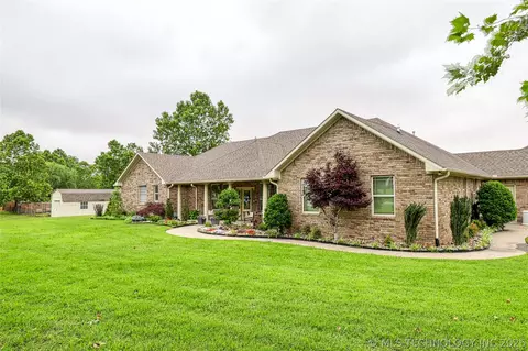 Exterior - 124 Walnut Rdg, Eufaula, OK 74432 photo 2 of 6
