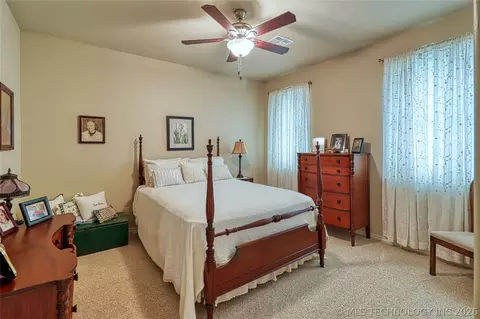 Bedroom - 124 Walnut Rdg, Eufaula, OK 74432 photo 4 of 7