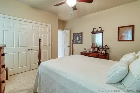 Bedroom - 124 Walnut Rdg, Eufaula, OK 74432 photo 5 of 7