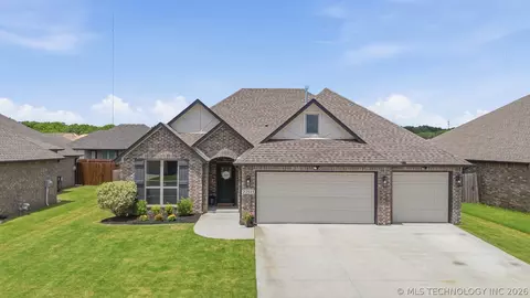 27515 E 108th Pl S, Coweta, OK 74429